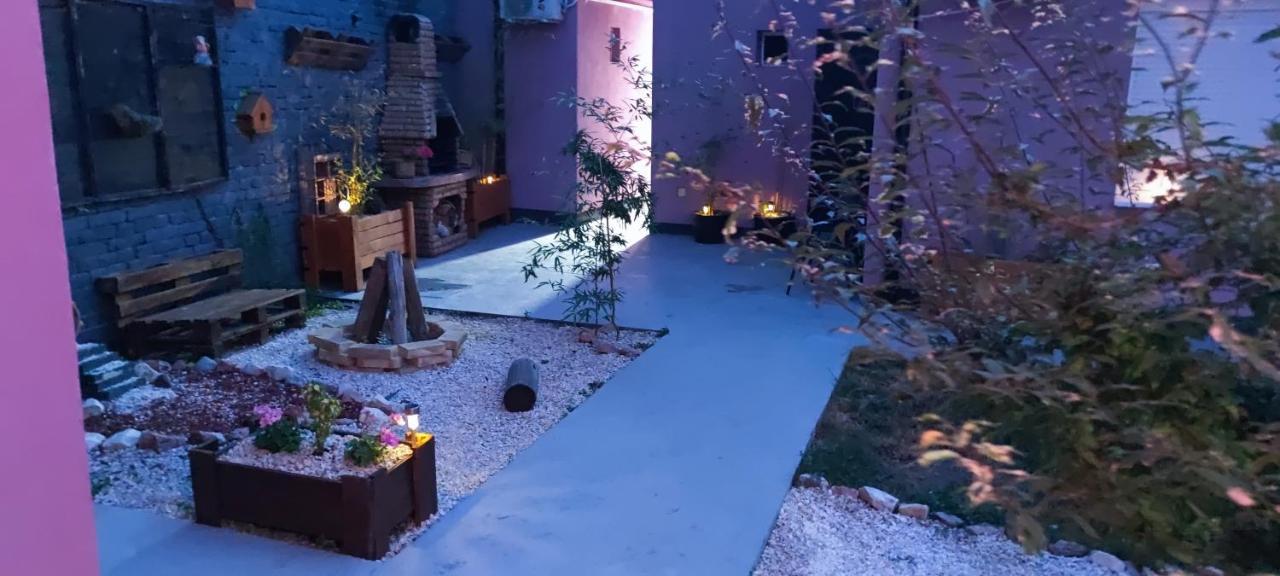 Zen Apartmani زرنيانين المظهر الخارجي الصورة